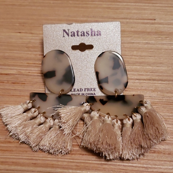 Jewelry - NWT tassel earrings